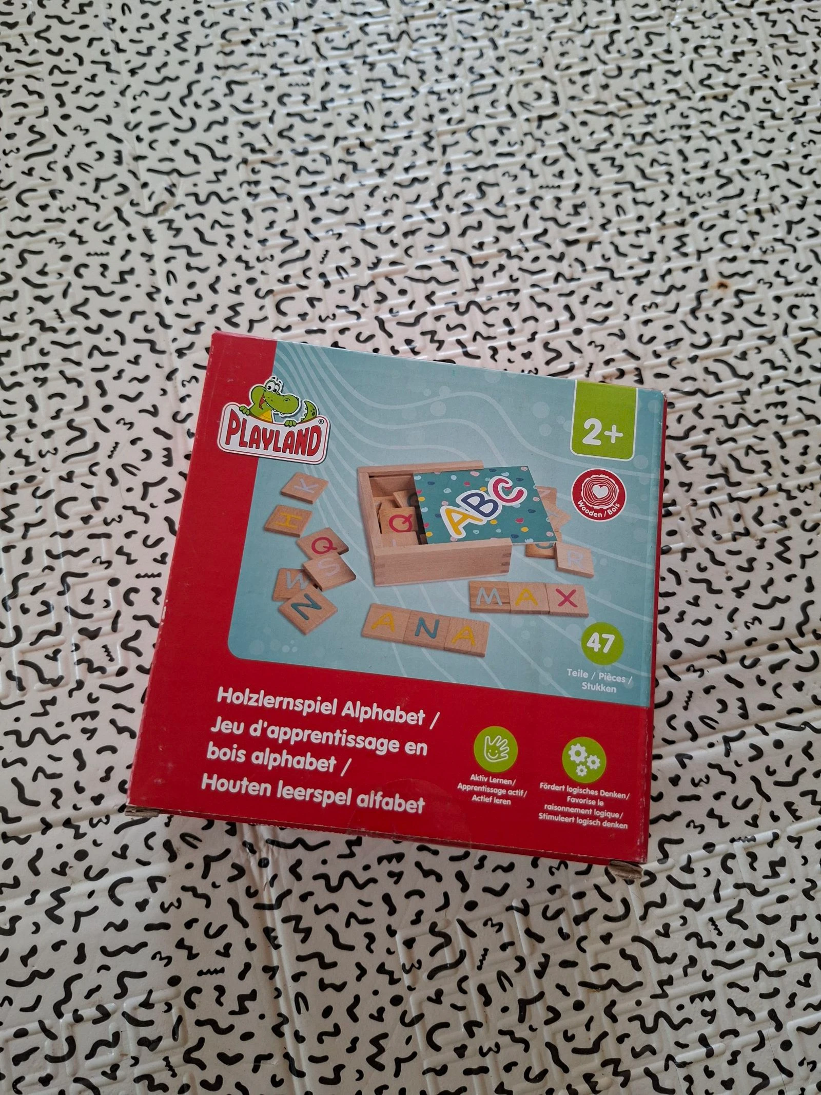 Jeu d'apprentissage alphabet en bois Playland 47 pièces neuf
